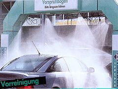 Vorreinigung als Einfahrt zur Waschanlage